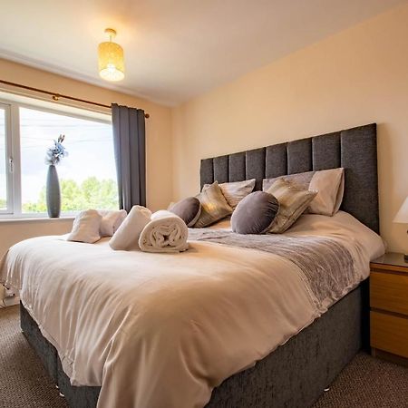 3-Bedroom House With Garden, Conservatory, In Centre Of Worcester Luaran gambar