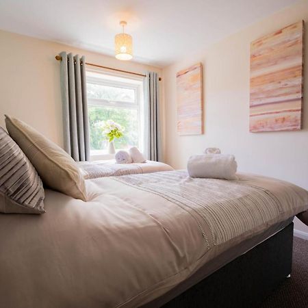 3-Bedroom House With Garden, Conservatory, In Centre Of Worcester Luaran gambar
