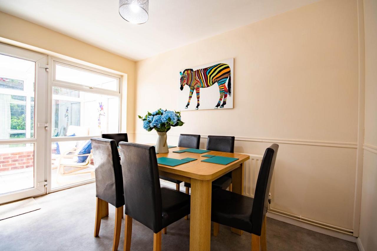 3-Bedroom House With Garden, Conservatory, In Centre Of Worcester Luaran gambar