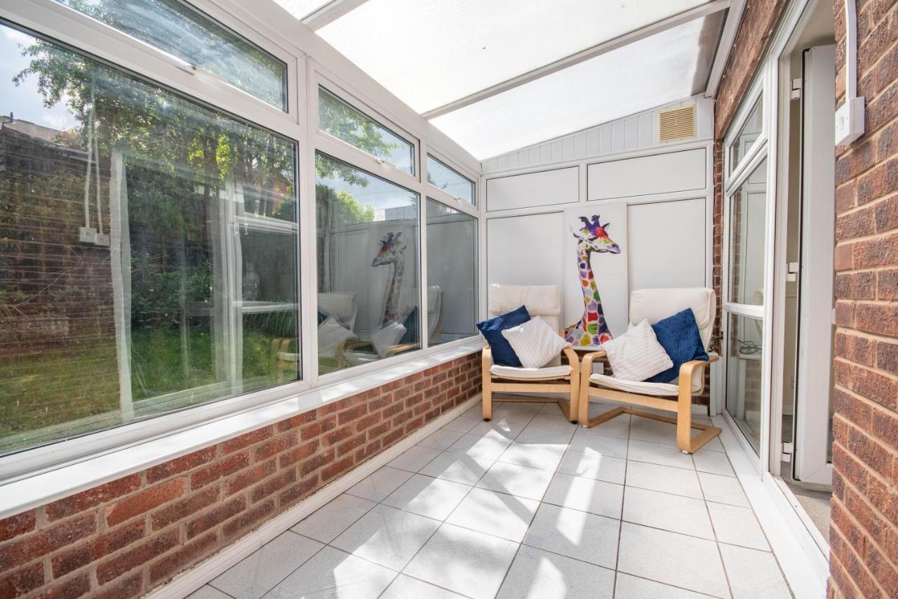 3-Bedroom House With Garden, Conservatory, In Centre Of Worcester Luaran gambar