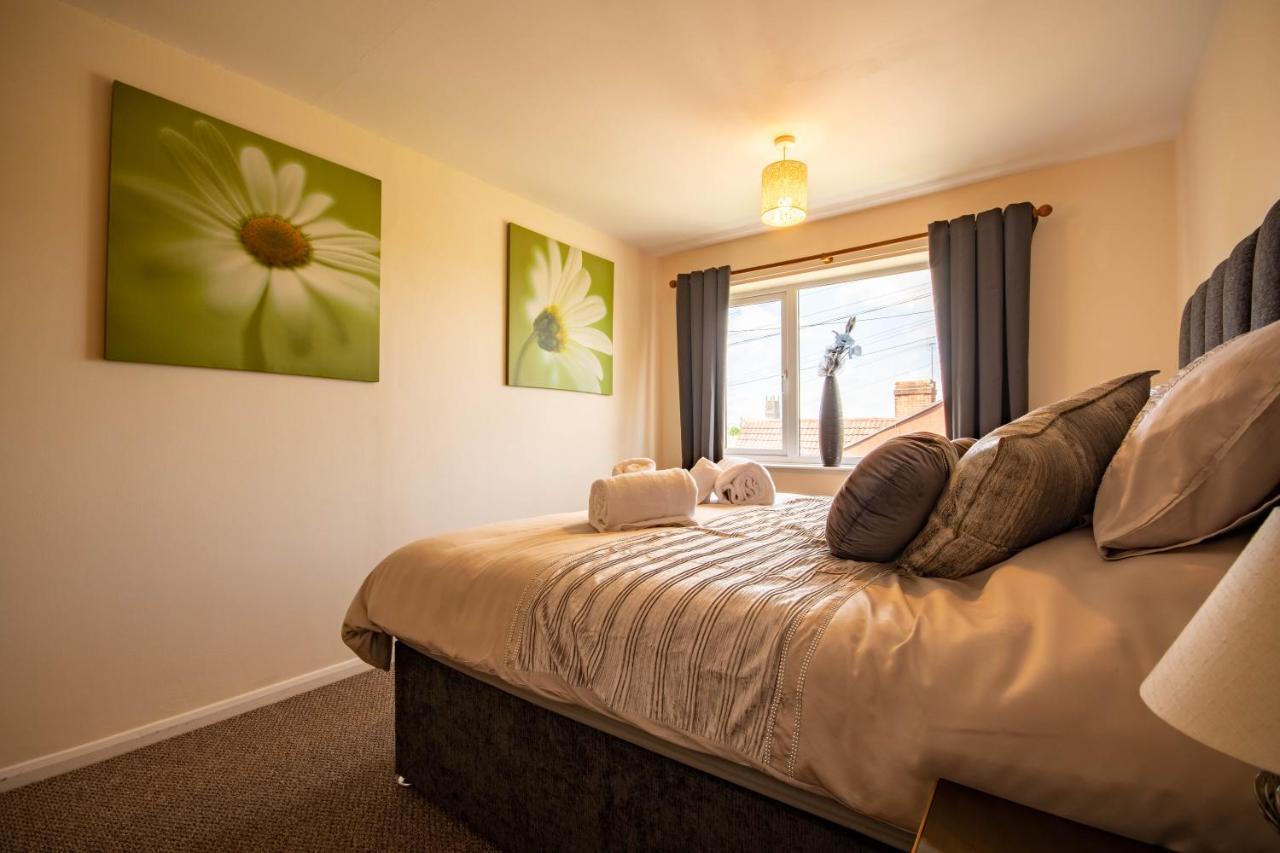 3-Bedroom House With Garden, Conservatory, In Centre Of Worcester Luaran gambar