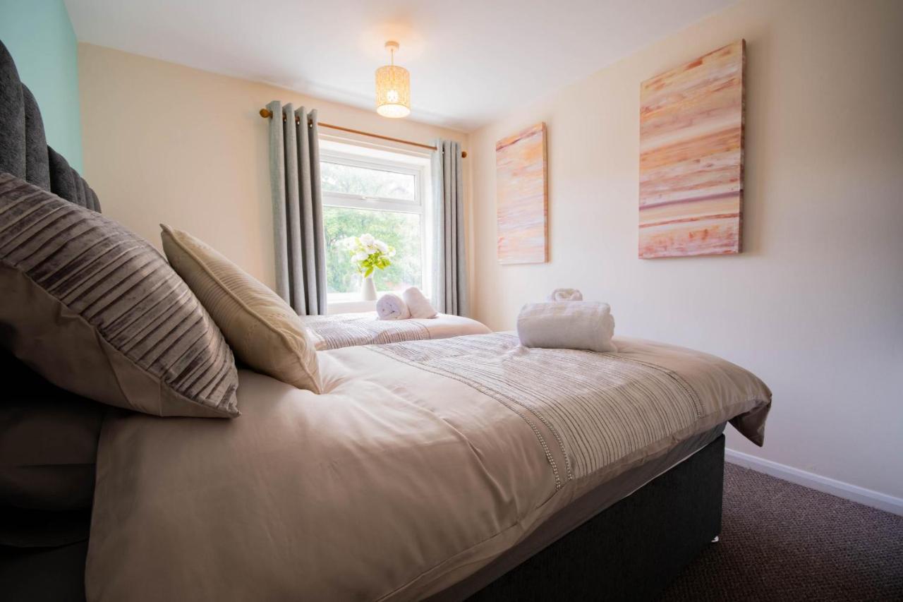 3-Bedroom House With Garden, Conservatory, In Centre Of Worcester Luaran gambar