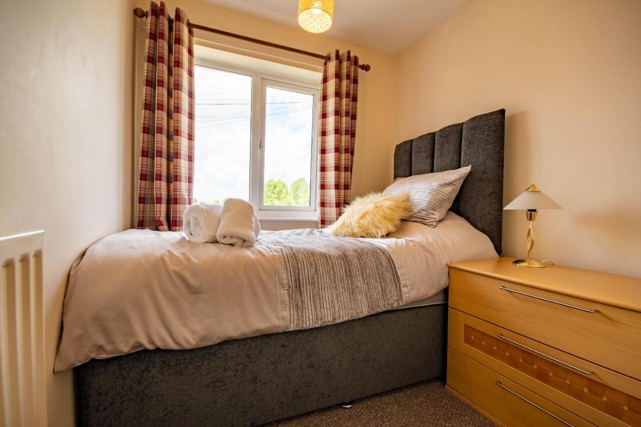 3-Bedroom House With Garden, Conservatory, In Centre Of Worcester Luaran gambar
