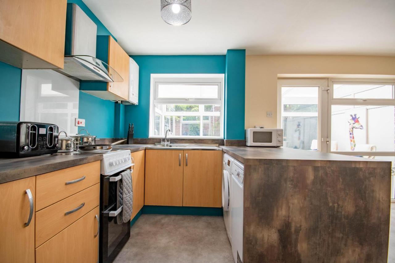3-Bedroom House With Garden, Conservatory, In Centre Of Worcester Luaran gambar